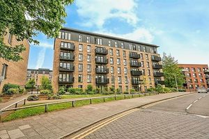 37 Melrose Apartments- click for photo gallery